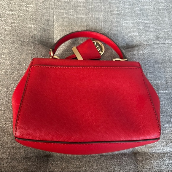 Michael Kors Nwt Scarlet Mini Bag crossbody never used!! - Picture 2 of 6
